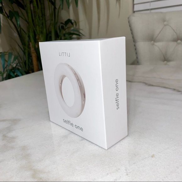 Littil Selfie One Rechargeable Ring Light Clip-On for iPhone, Laptop, Etc. - Picture 3 of 16